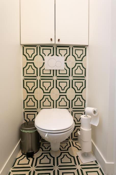 Chic Flat Place Des Vosges Parigi